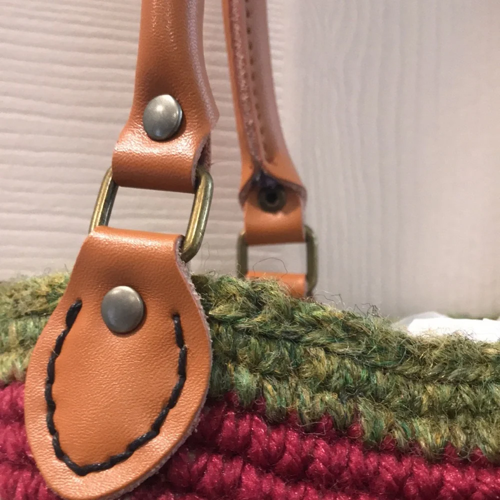 Handcrafted Crochet Green & Berry Tote Bag with Leather Handles - Picture 4 of 7